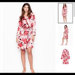 NWOT Victoria Secret Kimono